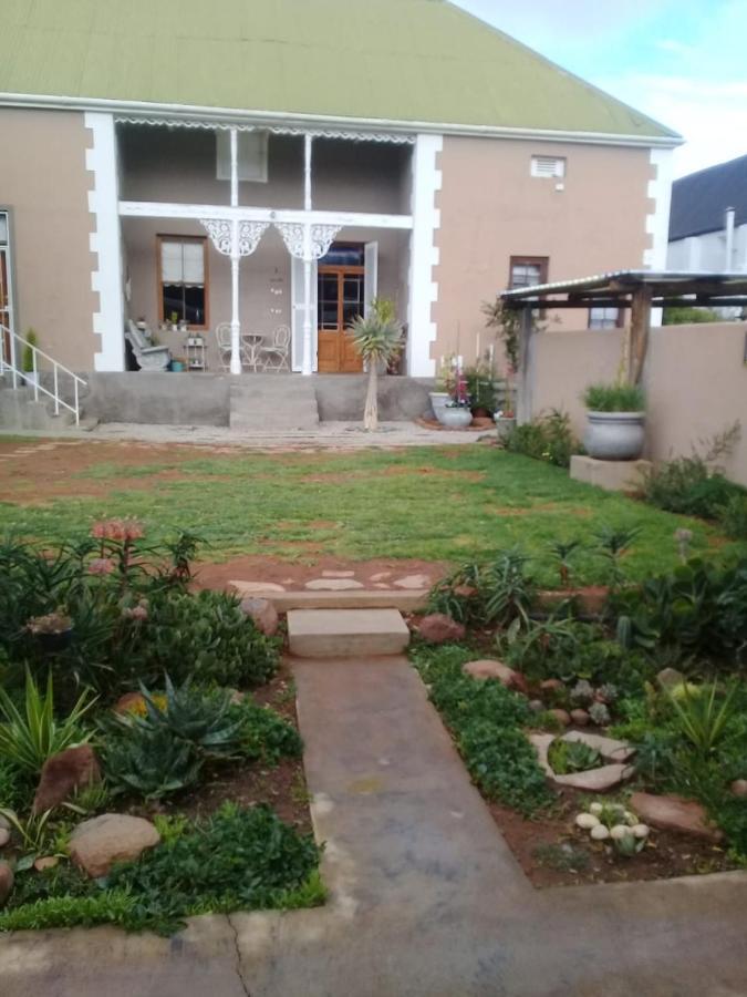 Carmel Villa B&B Or Self-Catering Calvinia Exterior foto